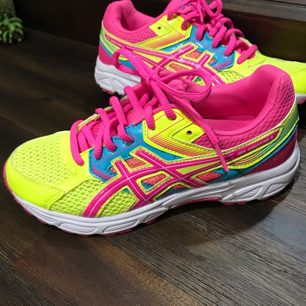 Gym shoes